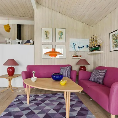 3 Bedroom Lovely In * Knebel