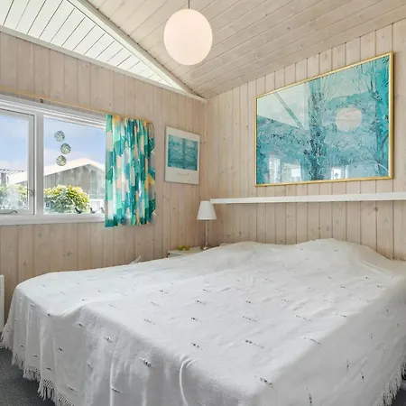 3 Bedroom Lovely In * Knebel