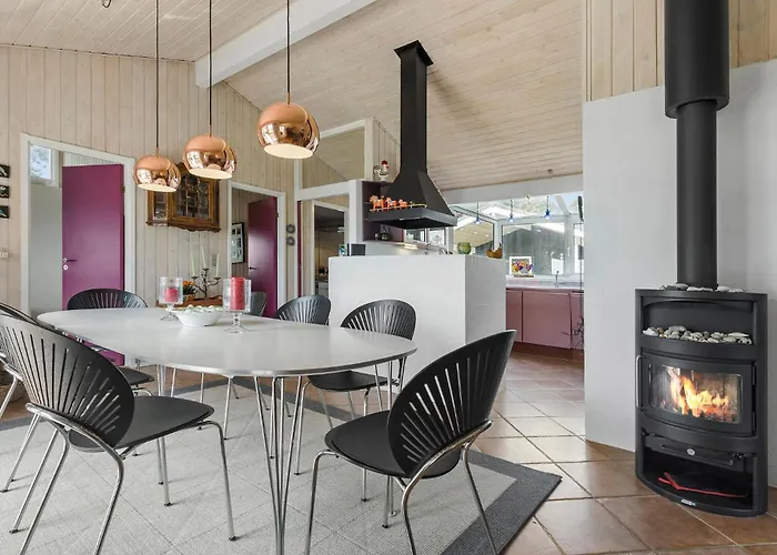 Feriehus 3 Bedroom Lovely In *