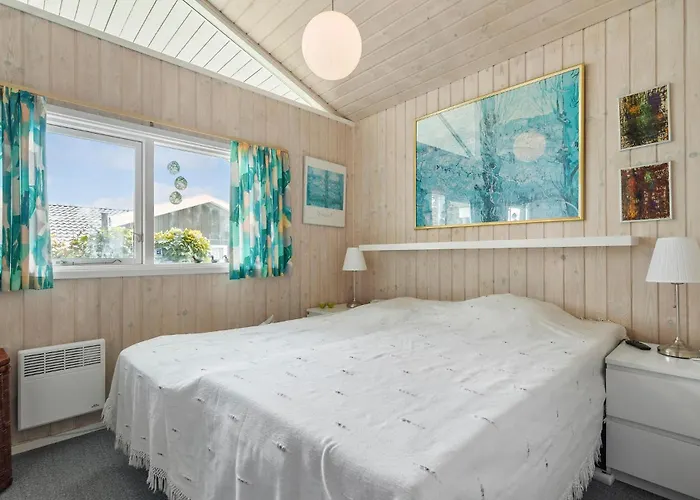 3 Bedroom Lovely In * Knebel